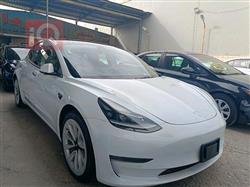 تسلا موديل 3